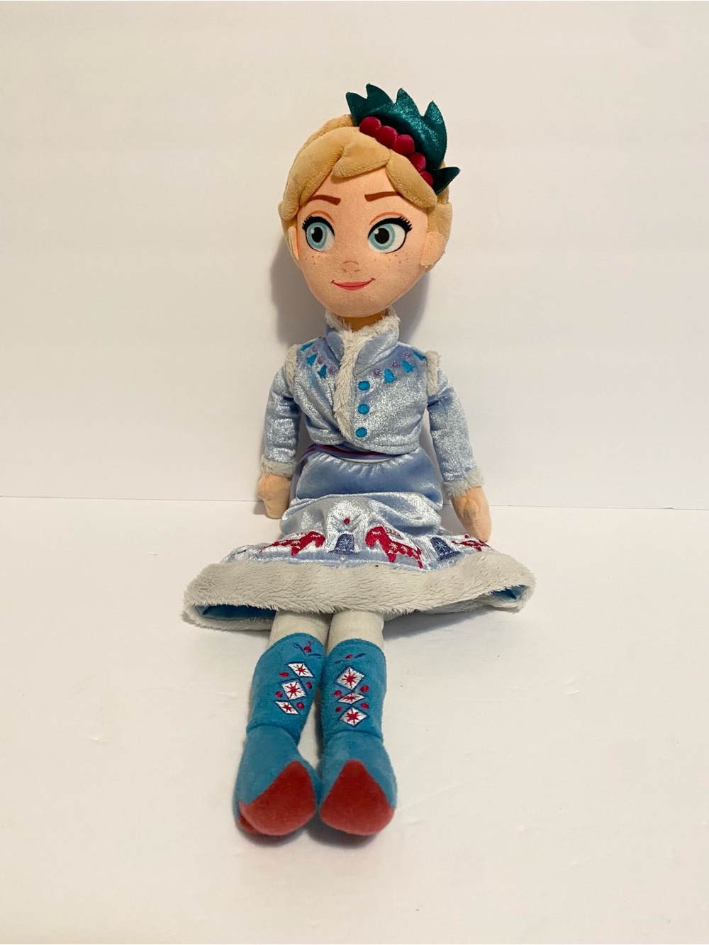 Disney Store Olaf's Frozen Adventure Anna Plush Doll w/ Holiday Holly Leaf